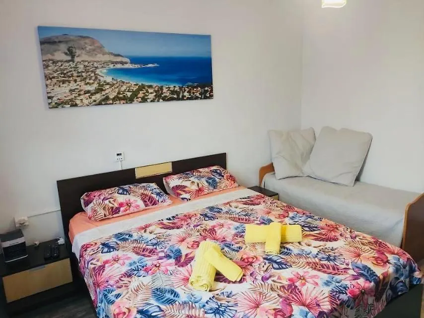 Colorful 1-Bdr Apartment - Top Center Of Burgas By Flаt Manаger Bulgaria